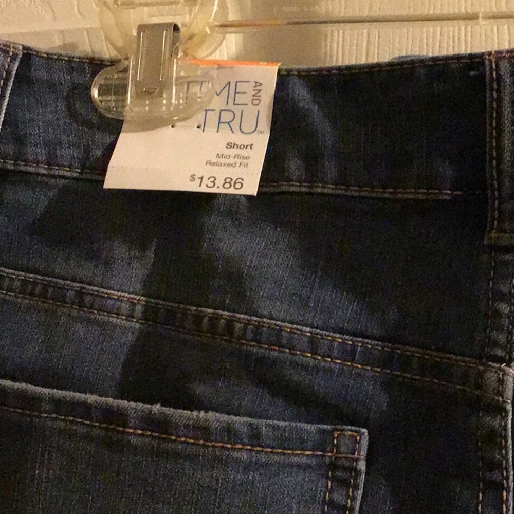 Shorts - Picture 2 of 2